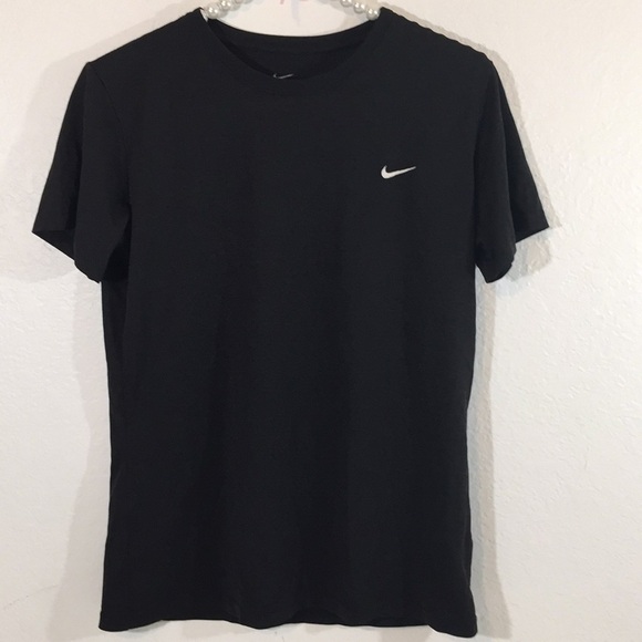 Nike Tops - Nike Dri-Fit Training Short Sleeve Top Size Medium